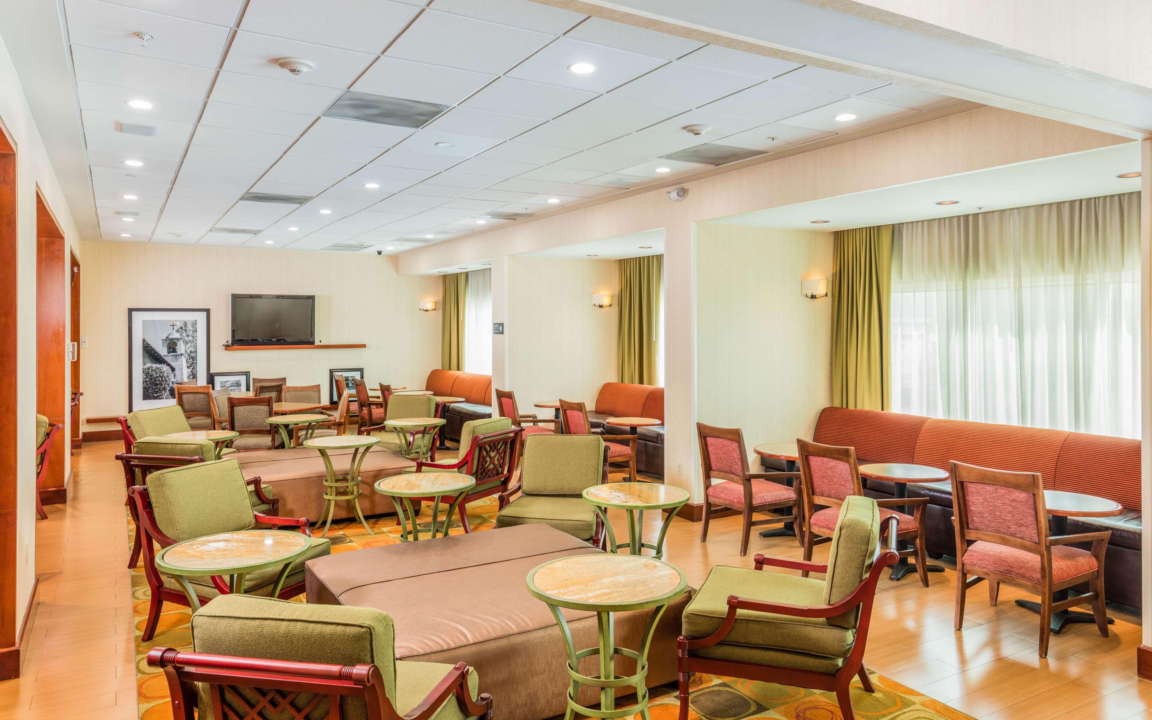 Hampton By Hilton Queretaro Tecnologico Hotel Exterior photo