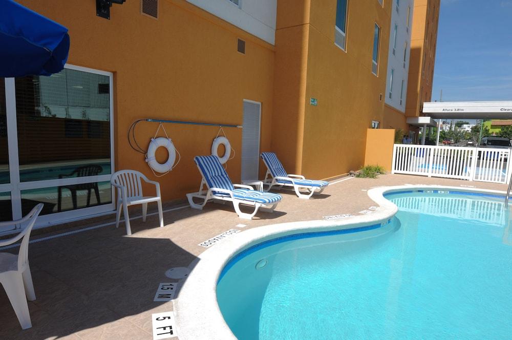 Hampton By Hilton Queretaro Tecnologico Hotel Exterior photo