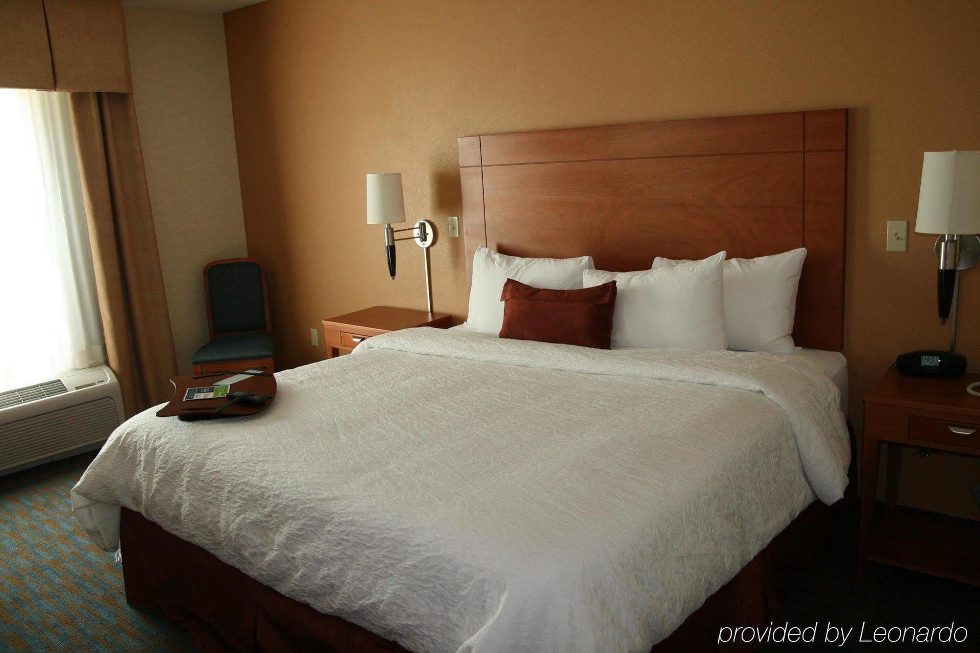 Hampton By Hilton Queretaro Tecnologico Hotel Room photo