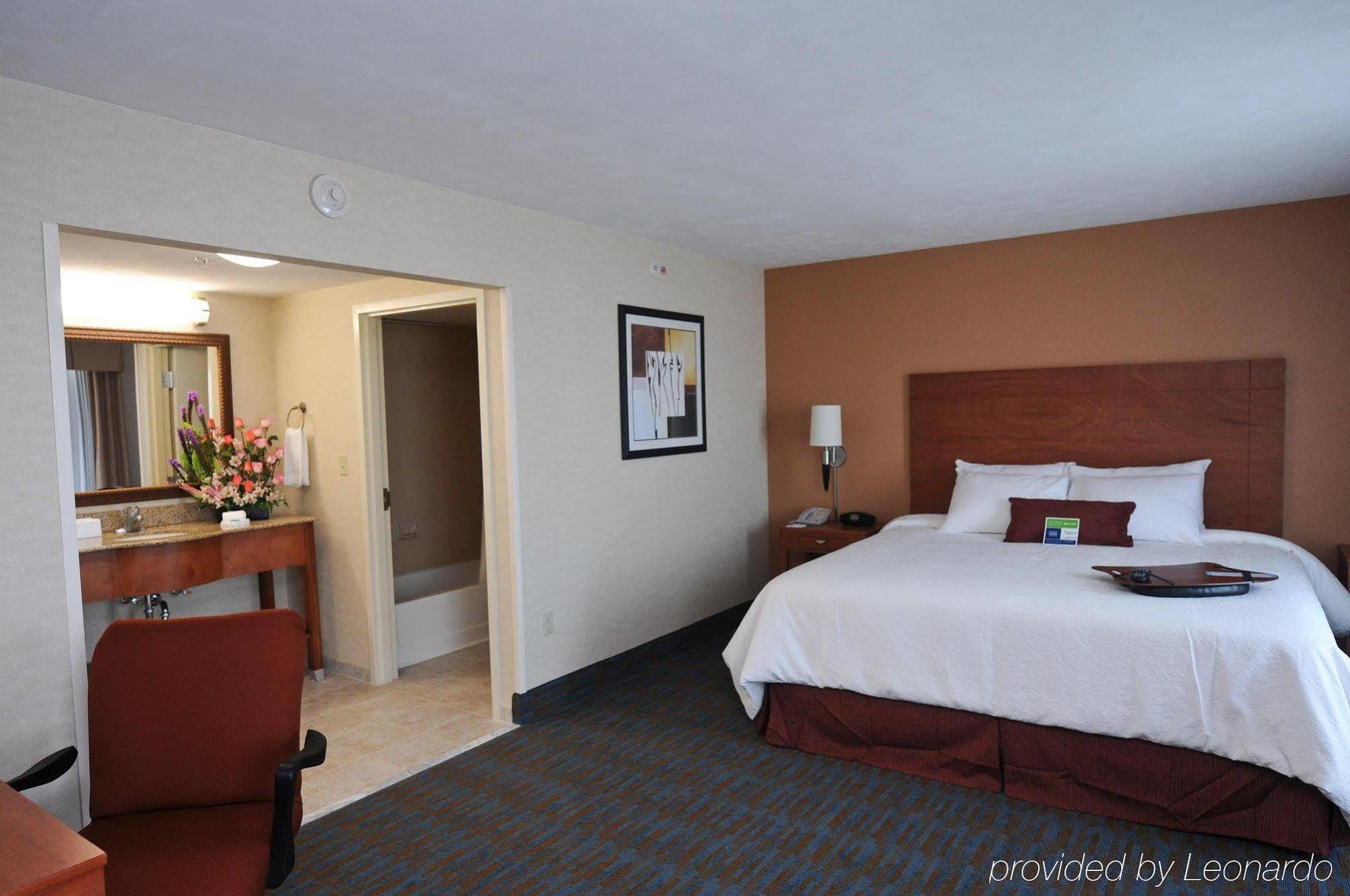 Hampton By Hilton Queretaro Tecnologico Hotel Room photo
